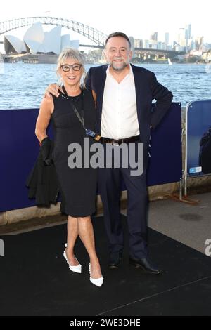 Sydney, Australia. 23 gennaio 2024. TBC arriva sul Red carpet per la Sydney Premiere di Force of Nature: The Dry 2 al Westpac OpenAir Sydney, Mrs Macquaries Point Royal Botanic Garden di Sydney. Crediti: Richard Milnes/Alamy Live News Foto Stock