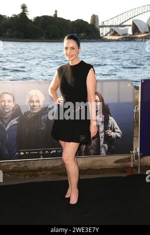 Sydney, Australia. 23 gennaio 2024. TBC arriva sul Red carpet per la Sydney Premiere di Force of Nature: The Dry 2 al Westpac OpenAir Sydney, Mrs Macquaries Point Royal Botanic Garden di Sydney. Crediti: Richard Milnes/Alamy Live News Foto Stock