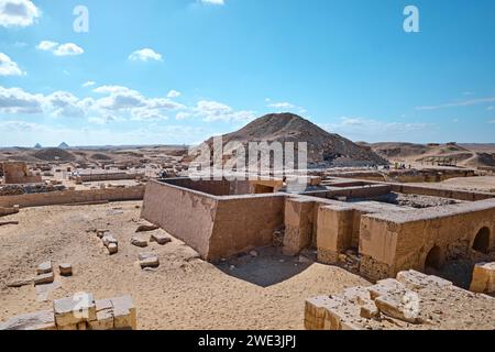 Saqqara, Egitto - 2 gennaio 2024: Antica tomba egiziana mastaba nella necropoli di Saqqara Foto Stock