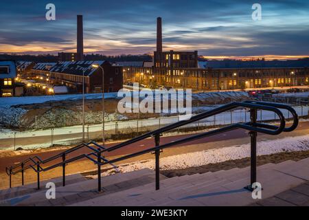 La città di Ede nella Provincia di Gelderland in serata, vista della rinnovata area residenziale di Enka Foto Stock
