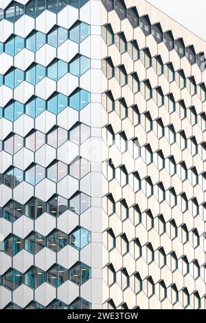 Angolo di un edificio per uffici a Birmingham in Inghilterra Foto Stock