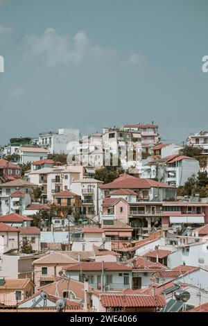 Elettrizza la tua guida: Un'idea visiva dell'eleganza dei veicoli elettrici Foto Stock