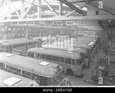 La compagnia Hägglund e i figli a Örnsköldsvik. In questo periodo, negli anni '1940, la società assunse il nome di fabbrica di falegnameria. L'azienda produce autobus, tram, ecc. La foto scattata nella grande sala delle assemblee nel 1949. L'azienda è ora di proprietà di BAE Systems. Kristoffersson rif. 238A-25 Foto Stock