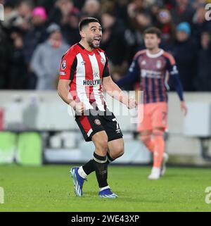 GOAL 3-2, Neal Maupay di Brentford goal Celebration dopo che il VAR assegna il gol dopo una controversa pallamano. - Brentford / Nottingham Forest, Premier League, GTECH Community Stadium, Londra, Regno Unito - 20 gennaio 2024. Solo per uso editoriale - si applicano le restrizioni DataCo. Foto Stock