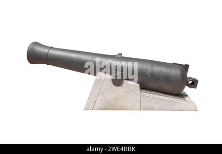 Cannone in ferro navale antico isolato su bianco. Foto Stock