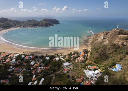 Laguna nella città di San Juan del Sur con vista aerea dei droni del Nicaragua Foto Stock