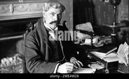 JAMES RAMSAY MacDonald (1866-1937) come primo ministro laburista britannico intorno al 19334 Foto Stock