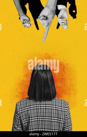 Collage d'affari di una donna senza lavoro in piedi da sola quando la società punta le dita contro la sua presa in giro con denaro isolato su sfondo giallo Foto Stock