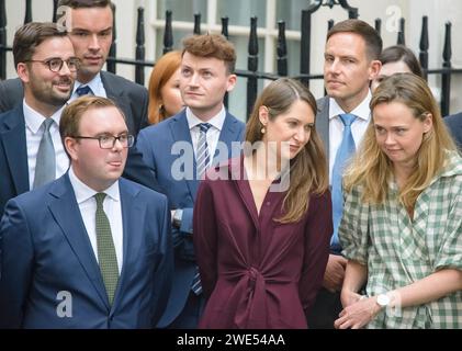 I consiglieri speciali di Liz Truss a Downing Street il giorno stesso tremano il suo primo discorso come primo Ministro. 6 settembre 2022. Da sinistra a destra: Oliver Leggard, M. Foto Stock