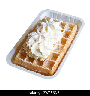 Gustosi waffle belgi in confezione isolata su sfondo bianco con percorso di ritaglio Foto Stock