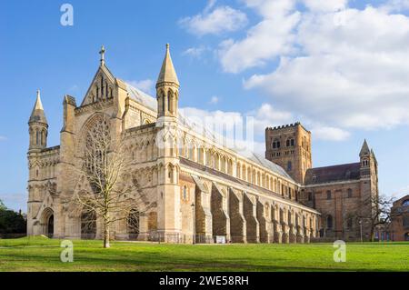 St Albans Cathedral o Abbey Church of St Alban, St Albans Hertfordshire Inghilterra Regno Unito Europa Foto Stock