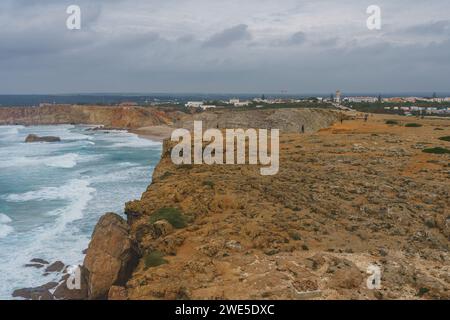 Sagres, Portogallo - 29 dicembre 2023. Esplora la Fortaleza de Sagres, Portogallo. All'interno del forte Comlex. Foto Stock