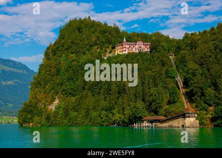 Lo storico Grandhotel Giessbach sul versante montano del Lago di Brienz a Berna Canton, Svizzera. Foto Stock