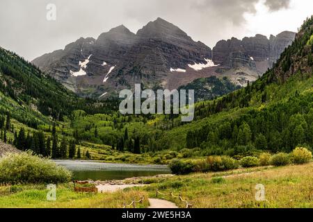 Tempesta in arrivo sopra le Maroon Bells ad Aspen Colorado Foto Stock