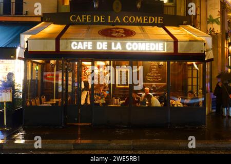 Il tradizionale Cafe de la Comedie francese si trova a pochi passi dal Carrousel du Louvre e dal Museo del Louvre. Parigi. Francia Foto Stock