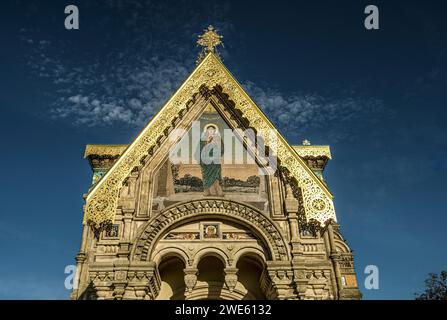 Torre della Cappella Russa con ritratto di Santa Maria Maddalena alla luce della sera, Mathildenhöhe, Darmstadt, Assia, Germania Foto Stock