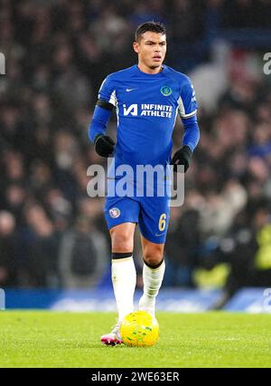 Thiago Silva del Chelsea in azione durante la semifinale di Carabao Cup partita di andata e ritorno allo Stamford Stadium di Londra. Data immagine: Martedì 23 gennaio 2024. Foto Stock