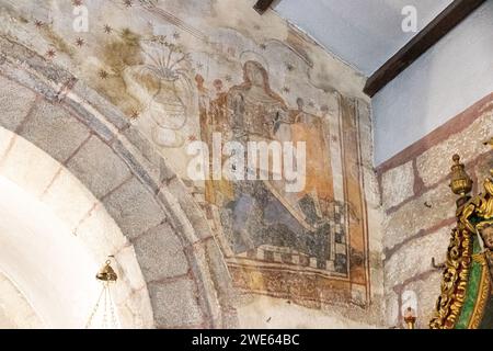 Un Ponte Ulla, Spagna. Dipinto murale dell'Annunciazione alla Beata Vergine Maria all'interno della Chiesa Parrocchiale di Santa Maria Maddalena Foto Stock