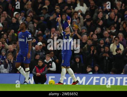 Stamford Bridge, Chelsea, Londra, Regno Unito. 23 gennaio 2024. Carabao Cup Football, semifinale, Second Leg, Chelsea contro Middlesbrough; Enzo Fernandez del Chelsea festeggia dopo aver segnato i suoi lati 2° gol al 29° minuto per raggiungere 2-0 crediti: Action Plus Sports/Alamy Live News Foto Stock