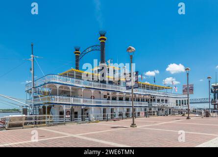 Storico battello a pale Creole Queen al molo sul fiume Mississippi a New Orleans Foto Stock