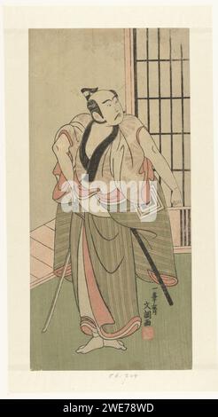 Attore Ichikawa Yaozo II con spada disegnata, ippitsusai bunchô, 1768 - 1772 stampa Giappone carta color legno gruppo di attori, troupe; attori sul palco. armi di hacking e di thrusting: spada Foto Stock