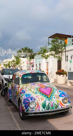 La 47a strada (Calle 47) nel centro storico di Merida, Yucatan, Messico Foto Stock