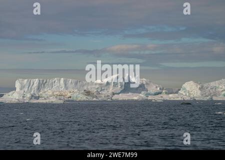 Iceberg tra l'Isola James Ross e l'Isola Snow Hill Foto Stock