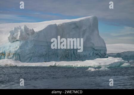 Iceberg tra l'Isola James Ross e l'Isola Snow Hill Foto Stock