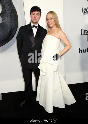 New York City, USA. 23 gennaio 2024. Chloe Sevigny e il marito Sinisa Mackovic hanno partecipato al feud di FX 'Capote VS. The Swans' New York Premiere tenutosi al Museum of Modern Art il 23 gennaio 2024 a New York City, NY © Steven Bergman/AFF-USA.COM Credit: AFF/Alamy Live News Foto Stock