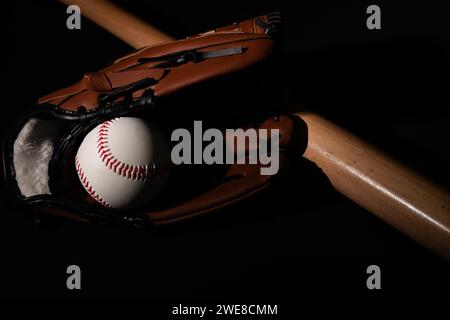 guanto da baseball e mazza Foto Stock