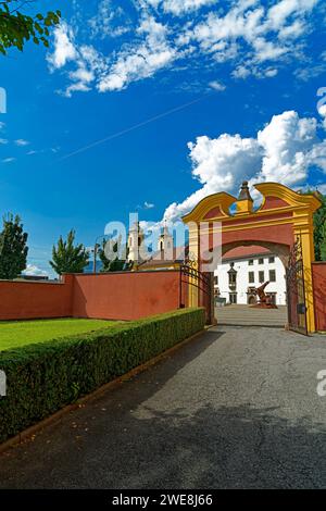 Stift Wilten, Tor zum Klostergarten, Leuthaus, Basilika Wilten Foto Stock