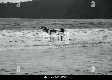 Wing Surfer a Saundersfoot, Galles del Sud Foto Stock