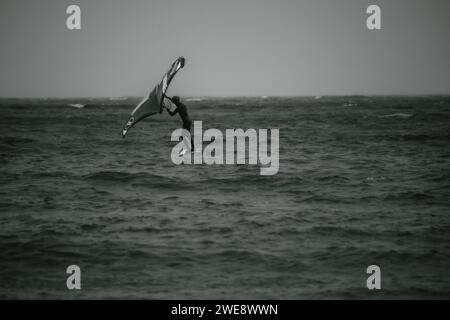 Wing Surfer a Saundersfoot, Galles del Sud Foto Stock