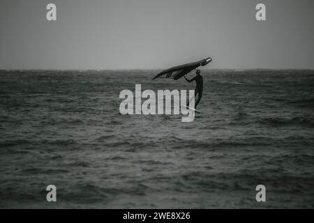 Wing Surfer a Saundersfoot, Galles del Sud Foto Stock