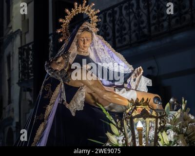 Confraternita di nostra Signora della Misericordia e discesa di Jackfruit. Pasqua. pony Foto Stock
