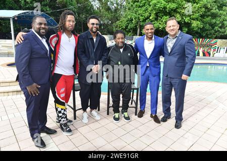 MIAMI, FLORIDA - 22 GENNAIO: Il Commissario della città di Miramar Maxwell B. Chambers, Abebe Lewis, Reggae Singer e il presidente della conferenza Shaggy, Roger Lewis di Inner Circle, Jawan Strader e Oliver Mair, consolato generale della Giamaica negli Stati Uniti meridionali partecipa alla Island Music Conference 2024 e alla Reggae Month South Florida Press Conference presso i Circle House Studios il 22 gennaio 2024 a Miami, Florida. La Island Music Conference 2024 si svolgerà dal 21 al 25 febbraio a Kingston, Giamaica. L'IMC è un luogo di incontro annuale in cui i professionisti del settore musicale globale convergono per far progredire la musica. La Foto Stock