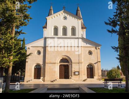 La Chiesa cattolica di Sant'Agnese a Medulin in Istria, nella Croazia nord-occidentale. Conosciuto come Crkva SV Agneza in croato Foto Stock