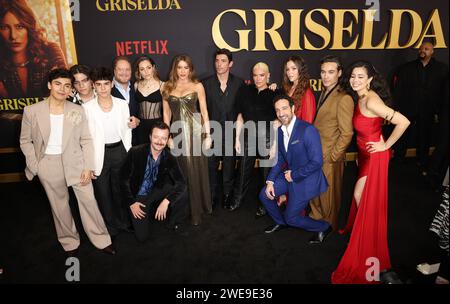 Miami, Stati Uniti d'America. 23 gennaio 2024. MIAMI, FLORIDA - 23 GENNAIO: Il cast di Griselda partecipa alla Griselda US Premiere di Netflix il 23 gennaio 2024 a Miami, Florida. (Foto di Alberto E. Tamargo/Sipa USA) credito: SIPA USA/Alamy Live News Foto Stock