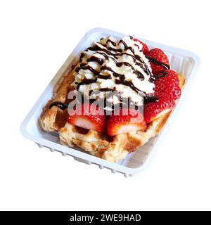 Waffle Liegi in confezione isolata su sfondo bianco con percorso di ritaglio Foto Stock