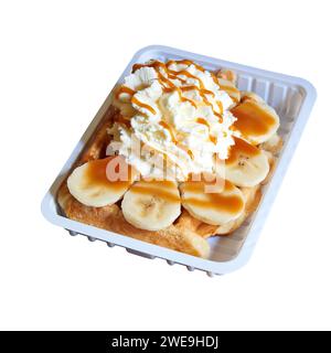 Waffle Liegi in confezione isolata su sfondo bianco con percorso di ritaglio Foto Stock