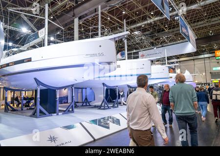 Segelyachten, Luxusyachten, in der Halle 16 der BOOT 2024, größte Yacht- und Wassersportmesse der Welt a Düsseldorf, NRW, Deutschland BOOT Messe *** Sailing Yachts, Luxury Yachts, nel padiglione 16 di BOOT 2024, la più grande fiera al mondo di yacht e sport acquatici a Düsseldorf, NRW, Germany BOOT Trade Fair Foto Stock