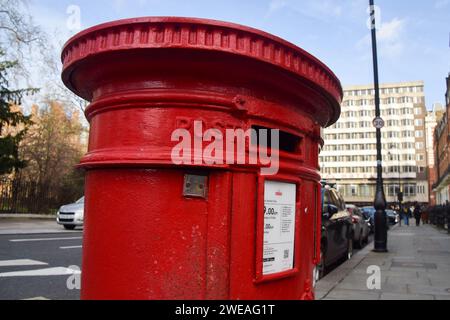 Londra, Regno Unito. 24 gennaio 2024. Una casella postale Royal mail nel centro di Londra. Credito: Vuk Valcic/Alamy Foto Stock