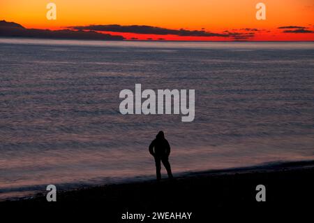 Spiaggia al tramonto, Ebey's Landing State Park, Ebey's Landing National Historic Reserve, Whidbey Island, Washington Foto Stock