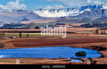 Montagne di Drakensberg coperte di neve Natal Sud Africa Foto Stock