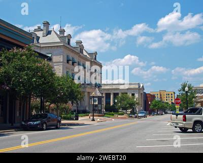 Pensacola, Florida, Stati Uniti - 12 agosto 2012: Downtown Street e l'edificio della Artel Gallery. Foto Stock