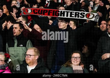 Rotterdam, Paesi Bassi. 24 gennaio 2024. Rotterdam - sostenitori del Feyenoord dopo la partita tra Feyenoord e PSV allo Stadion Feijenoord De Kuip il 24 gennaio 2024 a Rotterdam, Paesi Bassi. Credito: Immagini da Box a Box/Alamy Live News Foto Stock