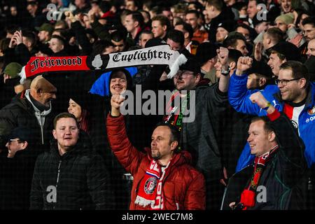 Rotterdam, Paesi Bassi. 24 gennaio 2024. Rotterdam - sostenitori del Feyenoord dopo la partita tra Feyenoord e PSV allo Stadion Feijenoord De Kuip il 24 gennaio 2024 a Rotterdam, Paesi Bassi. Credito: Immagini da Box a Box/Alamy Live News Foto Stock