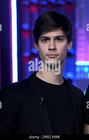 Milano, Italia. 10 gennaio 2016. Milano - trasmissione televisiva stasera c'è Cattelan - Rai2 - Lorenzo Tano credito: Agenzia fotografica indipendente/Alamy Live News Foto Stock