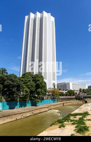 Il Dayabumi Complex o Kompleks Dayabumi, un famoso edificio commerciale per uffici a Kuala Lumpur, Malesia. Foto Stock