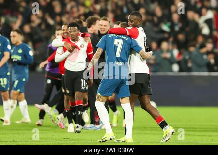 Rotterdam, Paesi Bassi. 24 gennaio 2024. ROTTERDAM, PAESI BASSI - 24 GENNAIO: Javairo Dilrosun di Feyenoord, Lutsharel Geertruida di Feyenoord celebrano la vittoria della partita durante la TOTO KNVB Cup match tra Feyenoord e PSV allo Stadion Feyenoord il 24 gennaio 2024 a Rotterdam, Paesi Bassi. (Foto di Hans van der Valk/Orange Pictures) credito: dpa/Alamy Live News Foto Stock